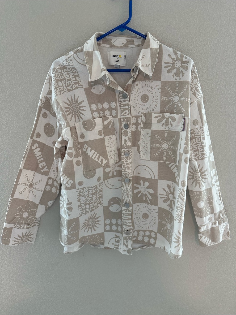 H&M SMILEY® Beige & White Patterned Button-Up Shirt - Picture 2 of 9